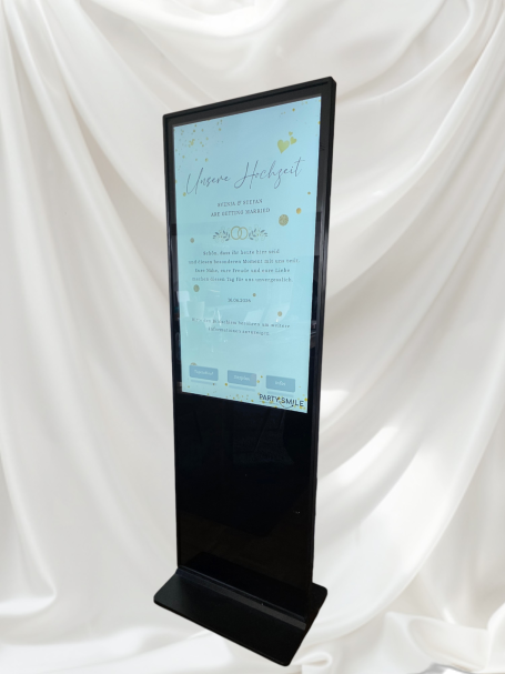 Aufsteller mit weißer und blauer Schrift, dekorativen Elementen und Kontaktdaten.